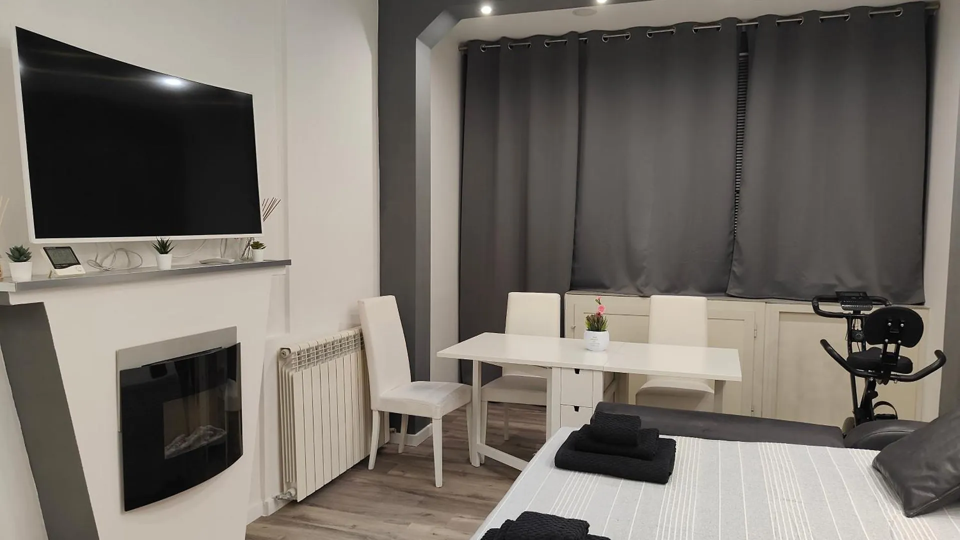 Royal Naples Apartment 0*,  Italy